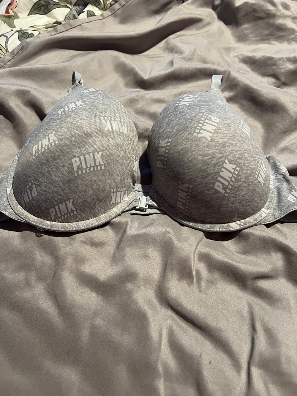 PINK Victoria's Secret Gray Logo Front-Closure T-Shirt Bra